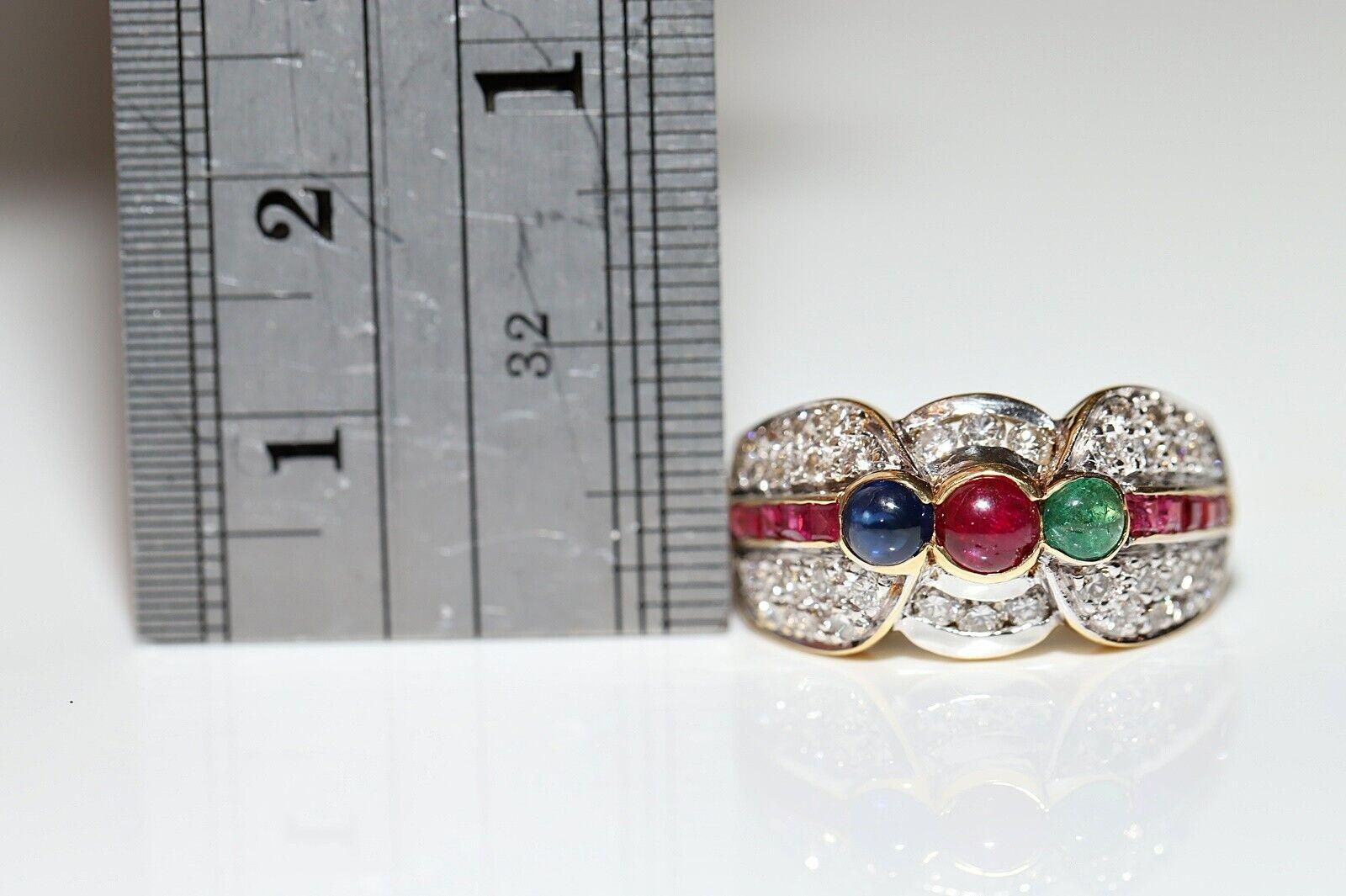 Vintage Circa 1980s 18k Gold Natural Diamond Sapphire Emerald And Ruby Ring  For Sale 4