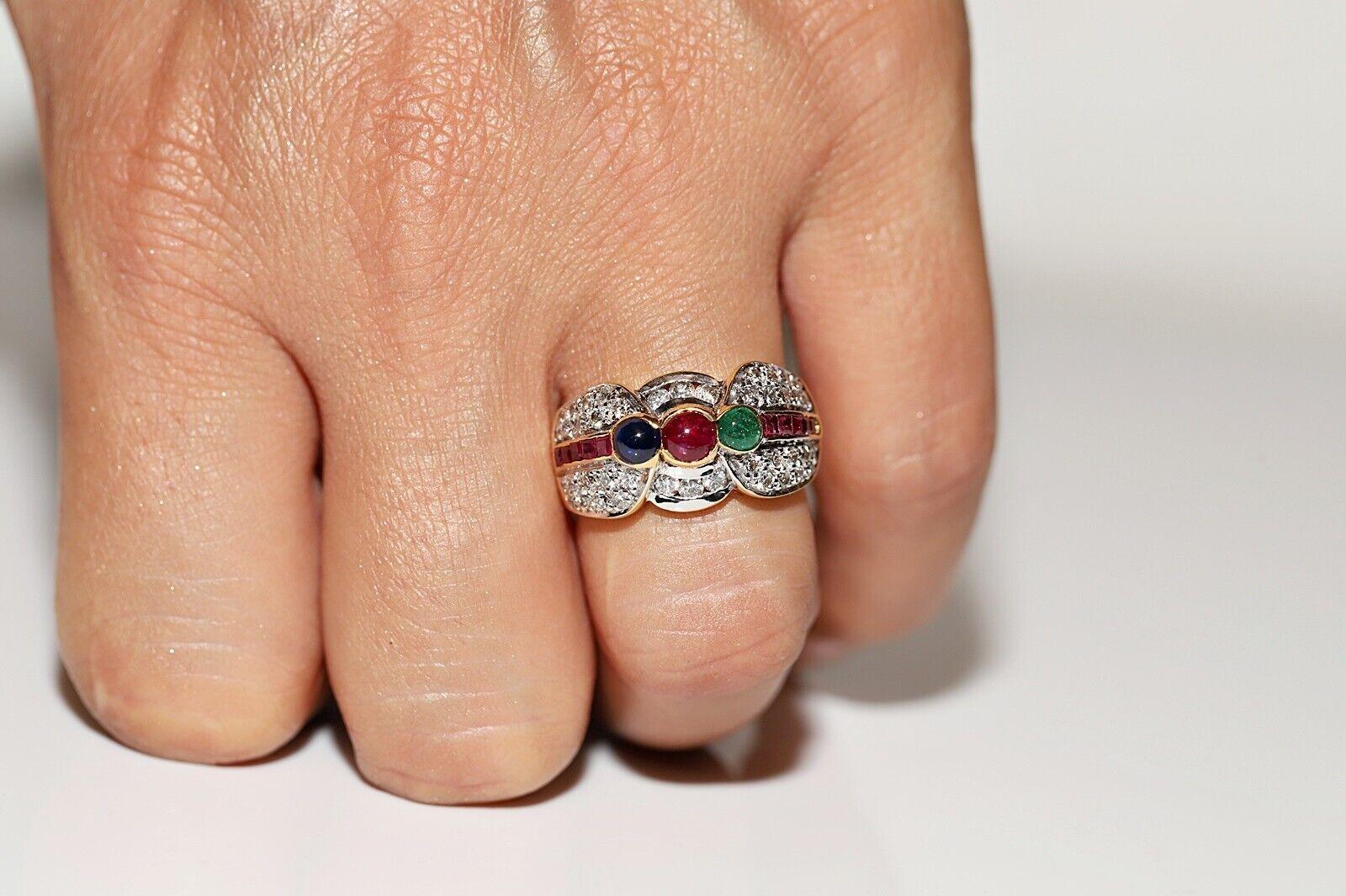 Rétro Anello d'oro naturale con diamante, zaffiro, smeraldo e rubino, vintage, anni '80 circa. in vendita