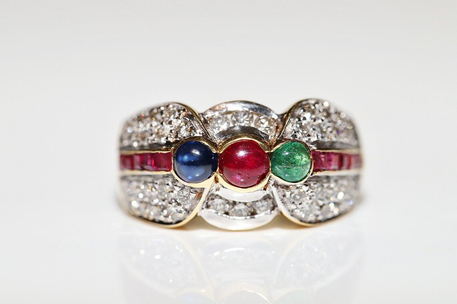 Vintage Circa 1980s 18k Gold Natural Diamond Sapphire Emerald And Ruby Ring  In Good Condition For Sale In Fatih/İstanbul, 34