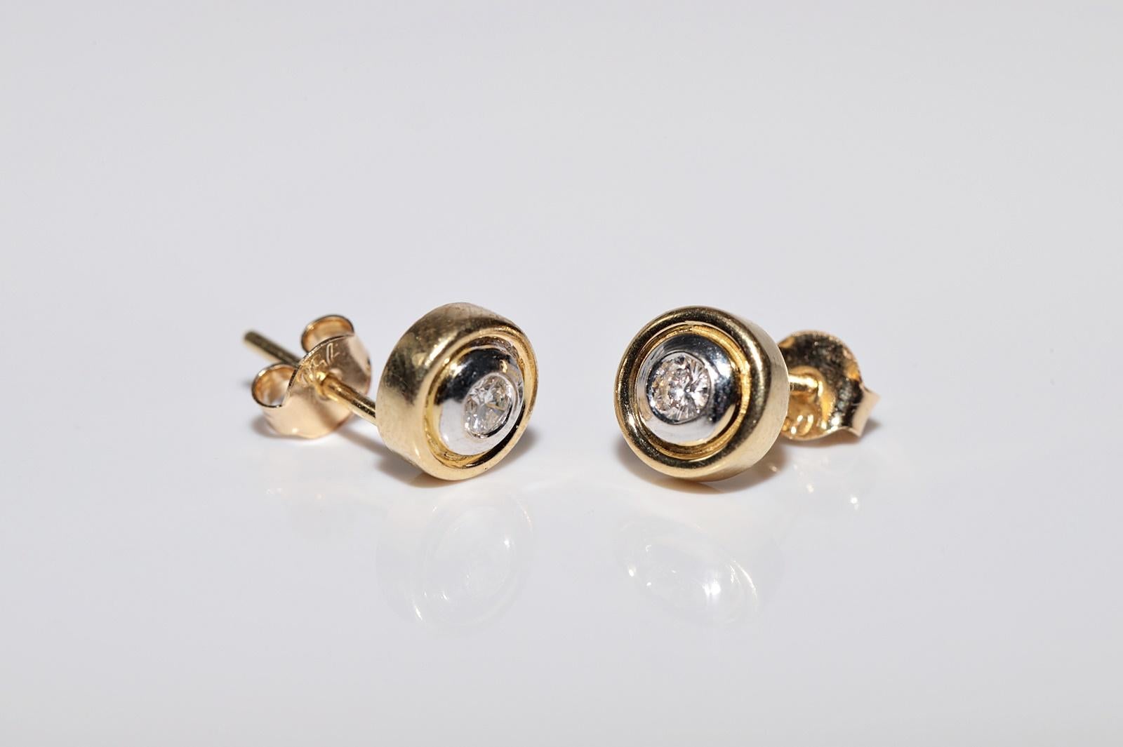 Vintage Circa 1980s 18k Gold Natural Diamond Solitaire Earring For Sale 7
