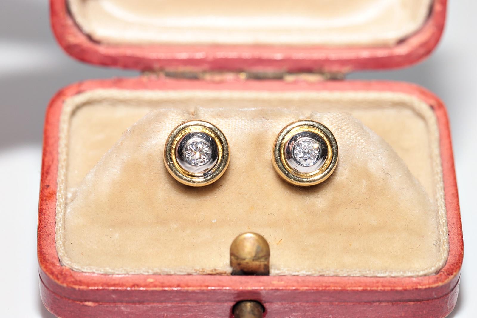 Retro Vintage Circa 1980s 18k Gold Natural Diamond Solitaire Earring For Sale