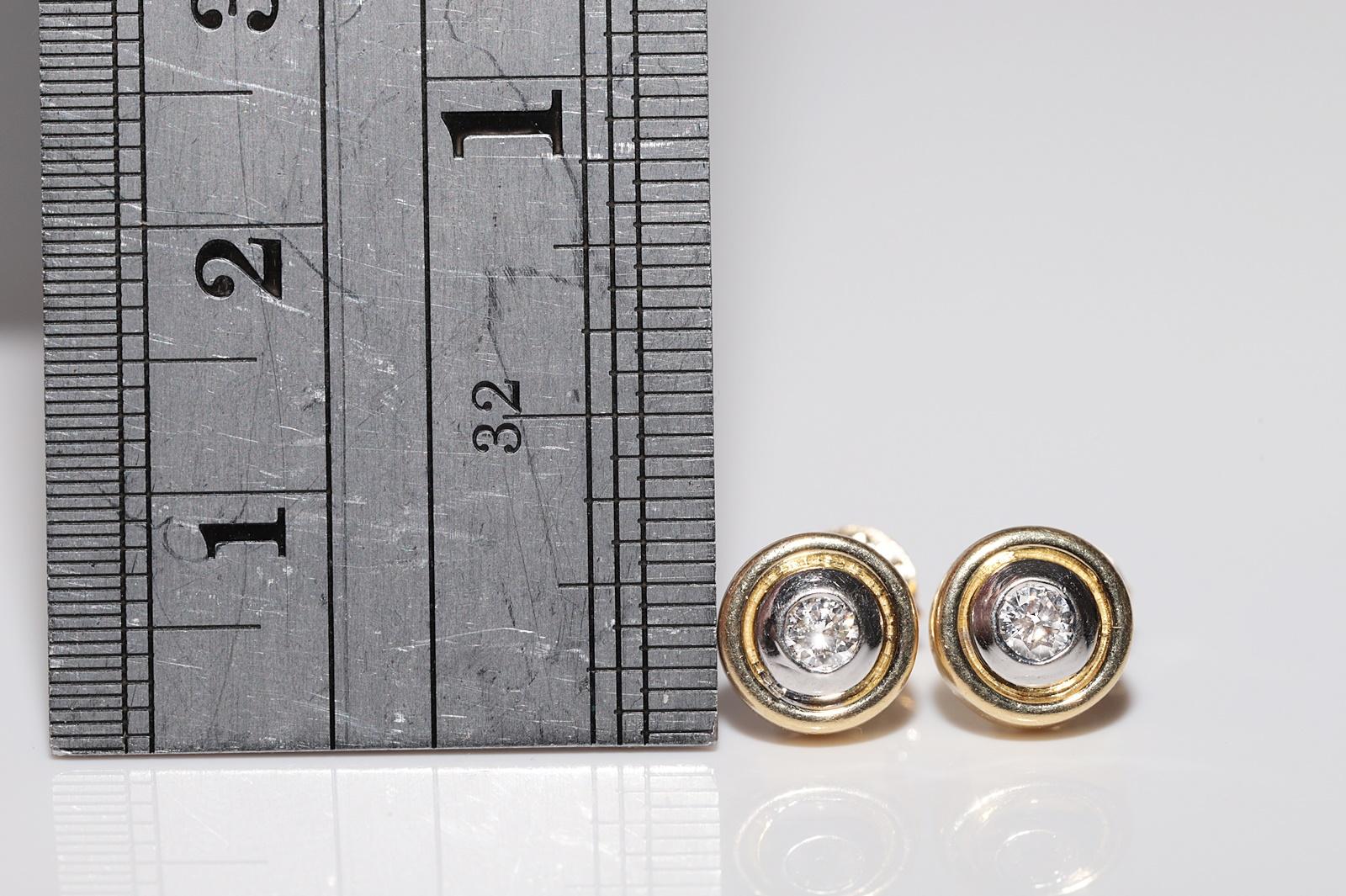 Women's Vintage Circa 1980s 18k Gold Natural Diamond Solitaire Earring For Sale