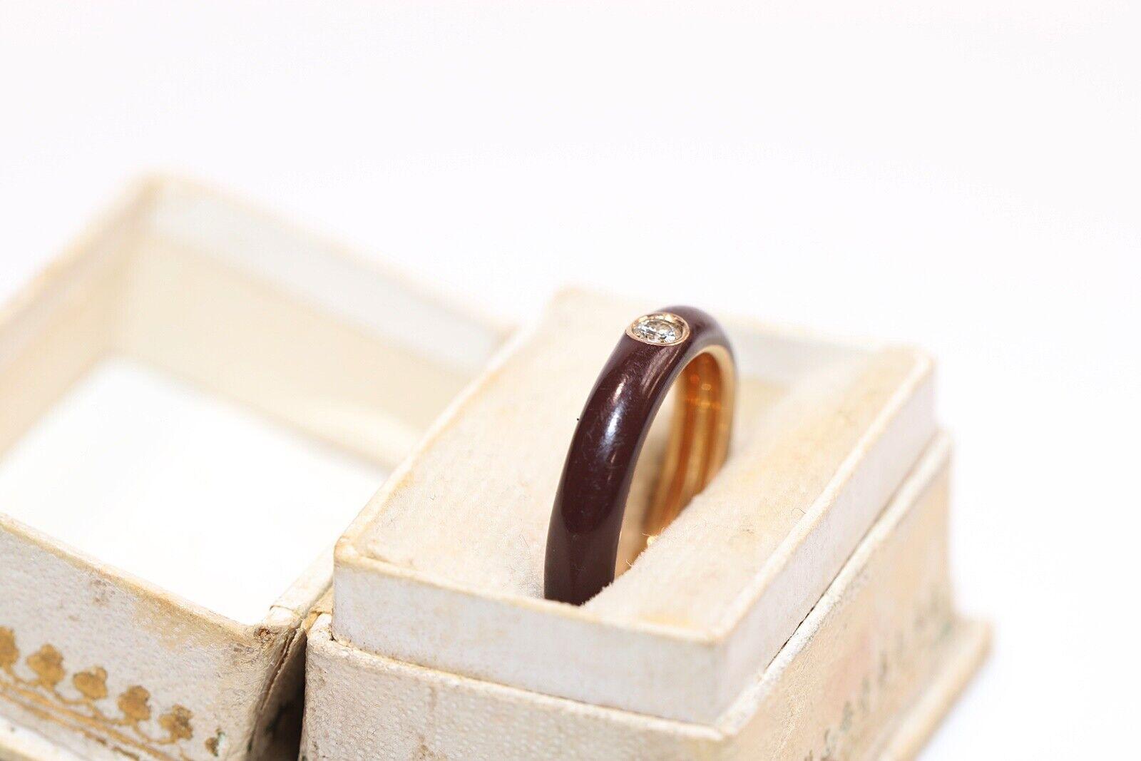 En très bon état.
Le poids total est de 3.3 grammes.
Le diamant est de 0,07 carat.
Le diamant est de couleur G et de pureté vs.
La taille de la bague est de 5 US
Nous pouvons fabriquer n'importe quelle taille.
La boîte n'est pas incluse.
Veuillez