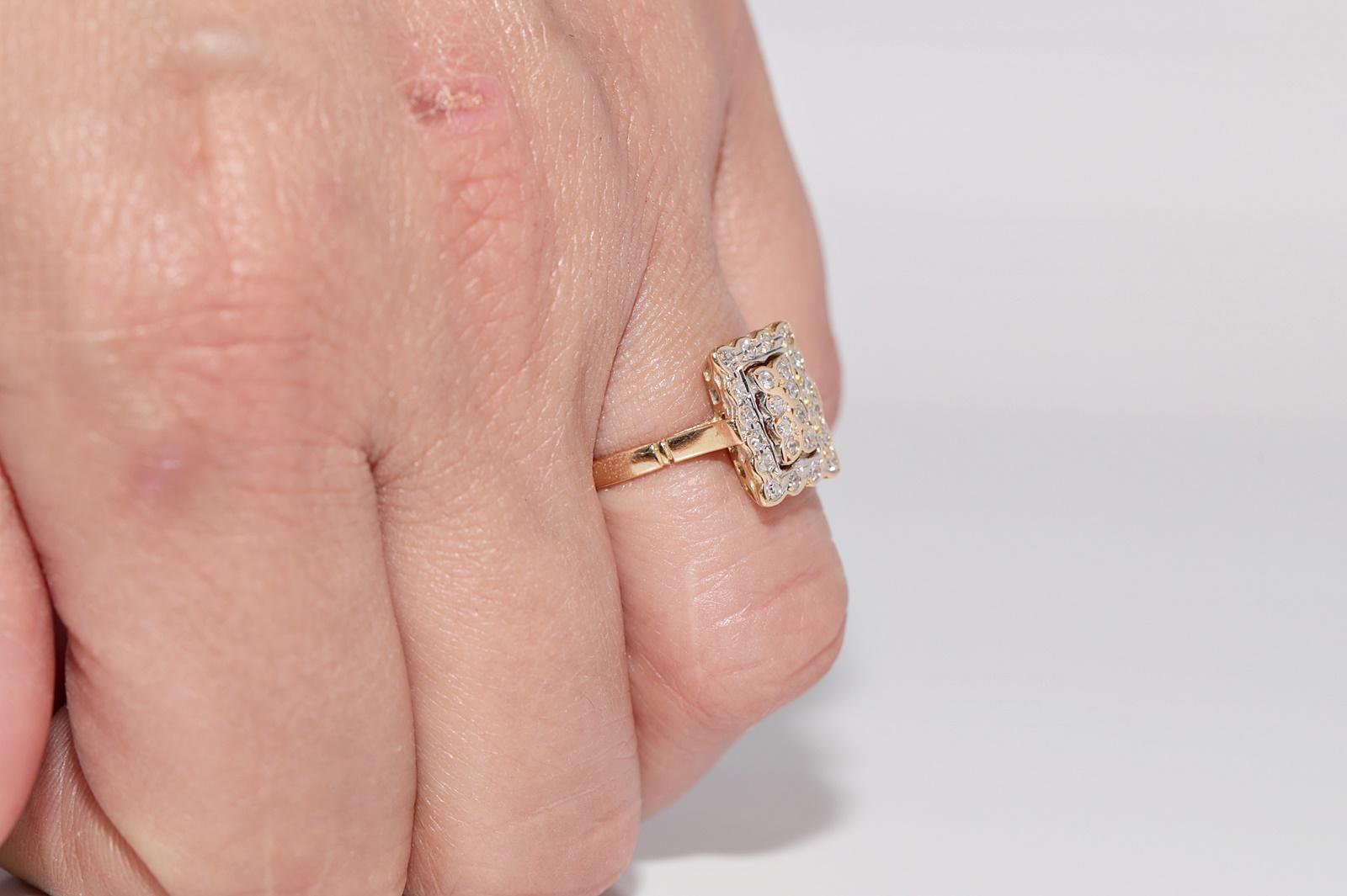 Anello quadrato con diamante naturale in oro 18 carati, vintage CIRCA gli anni '80 in vendita 8
