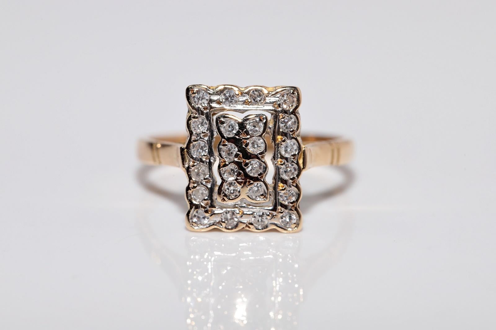 Taglio singolo Anello quadrato con diamante naturale in oro 18 carati, vintage CIRCA gli anni '80 in vendita