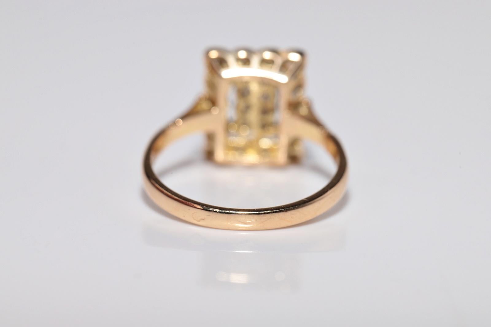 Anello quadrato con diamante naturale in oro 18 carati, vintage CIRCA gli anni '80 in vendita 2