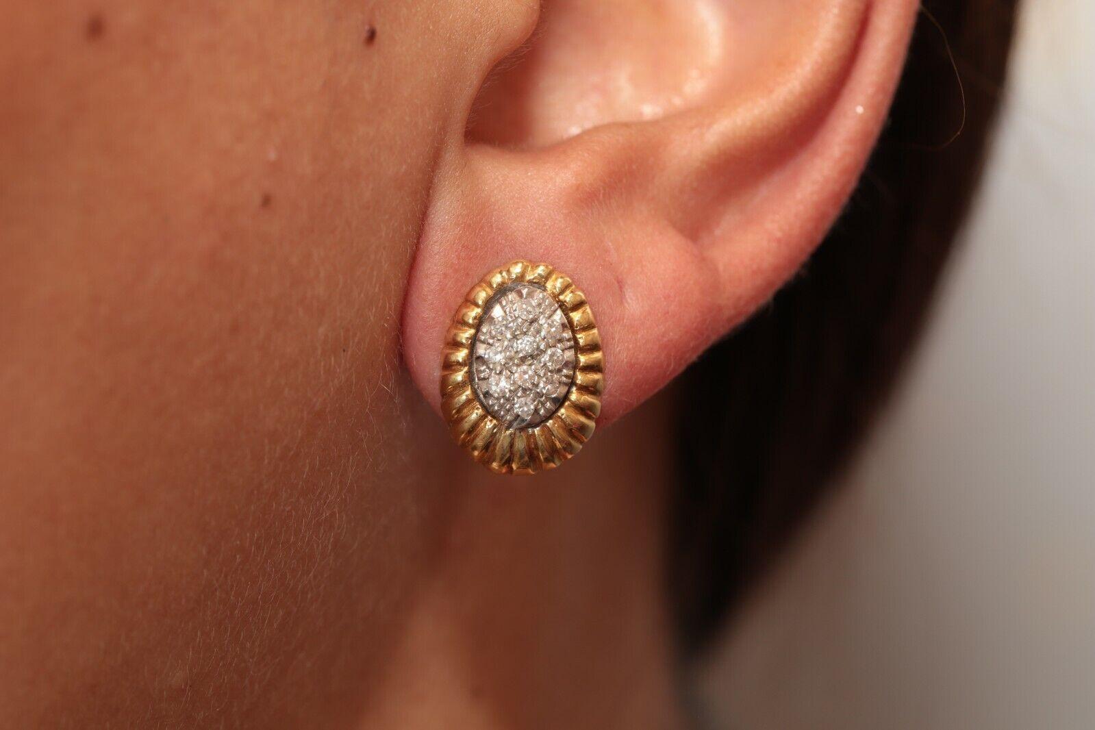 Vintage Circa 1980s 18k Gold Natural Diamond Stud Earring  For Sale 7