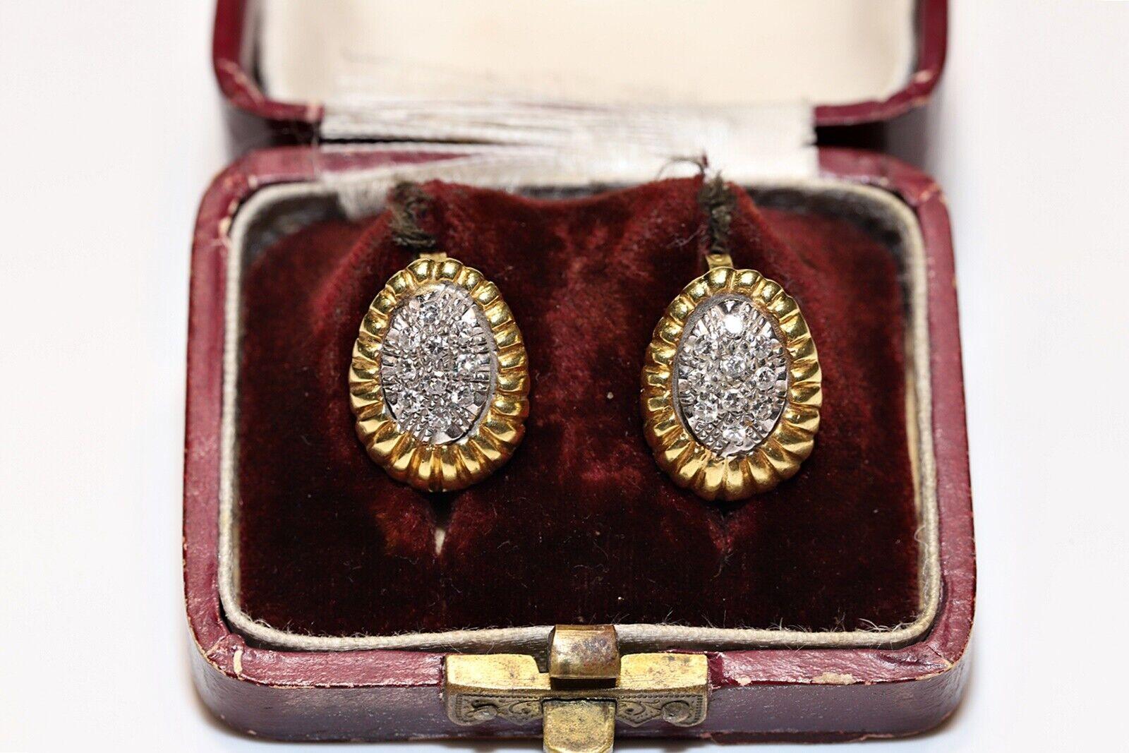 Retro Vintage Circa 1980s 18k Gold Natural Diamond Stud Earring  For Sale