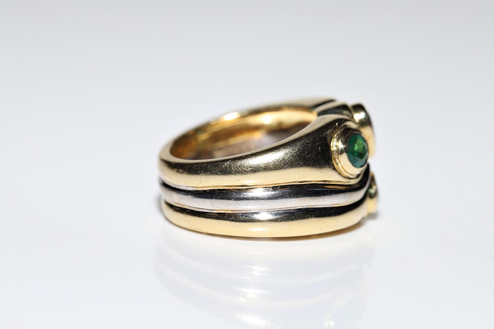 Vintage Circa 1980s 18k Gold Natural Emerald And Sapphire Decorated Ring For Sale 4