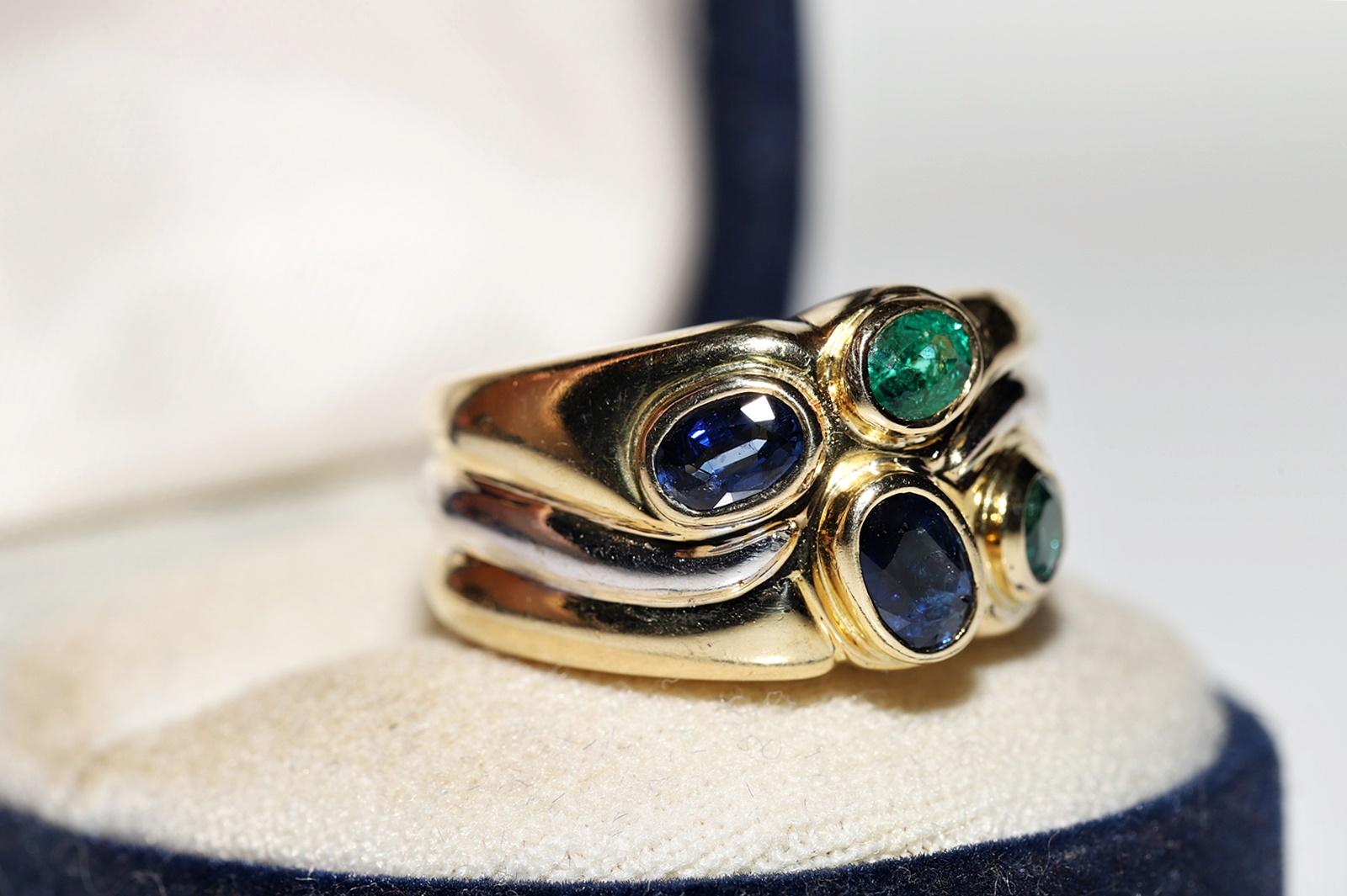 Women's Vintage Circa 1980s 18k Gold Natural Emerald And Sapphire Decorated Ring For Sale