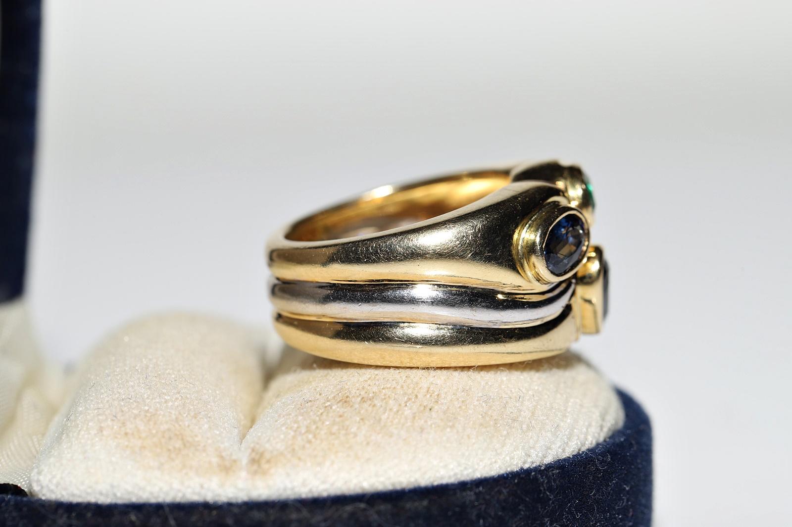 Vintage Circa 1980er Jahre 18k Gold Natürlicher Smaragd und Saphir Dekorierter Ring im Angebot 1