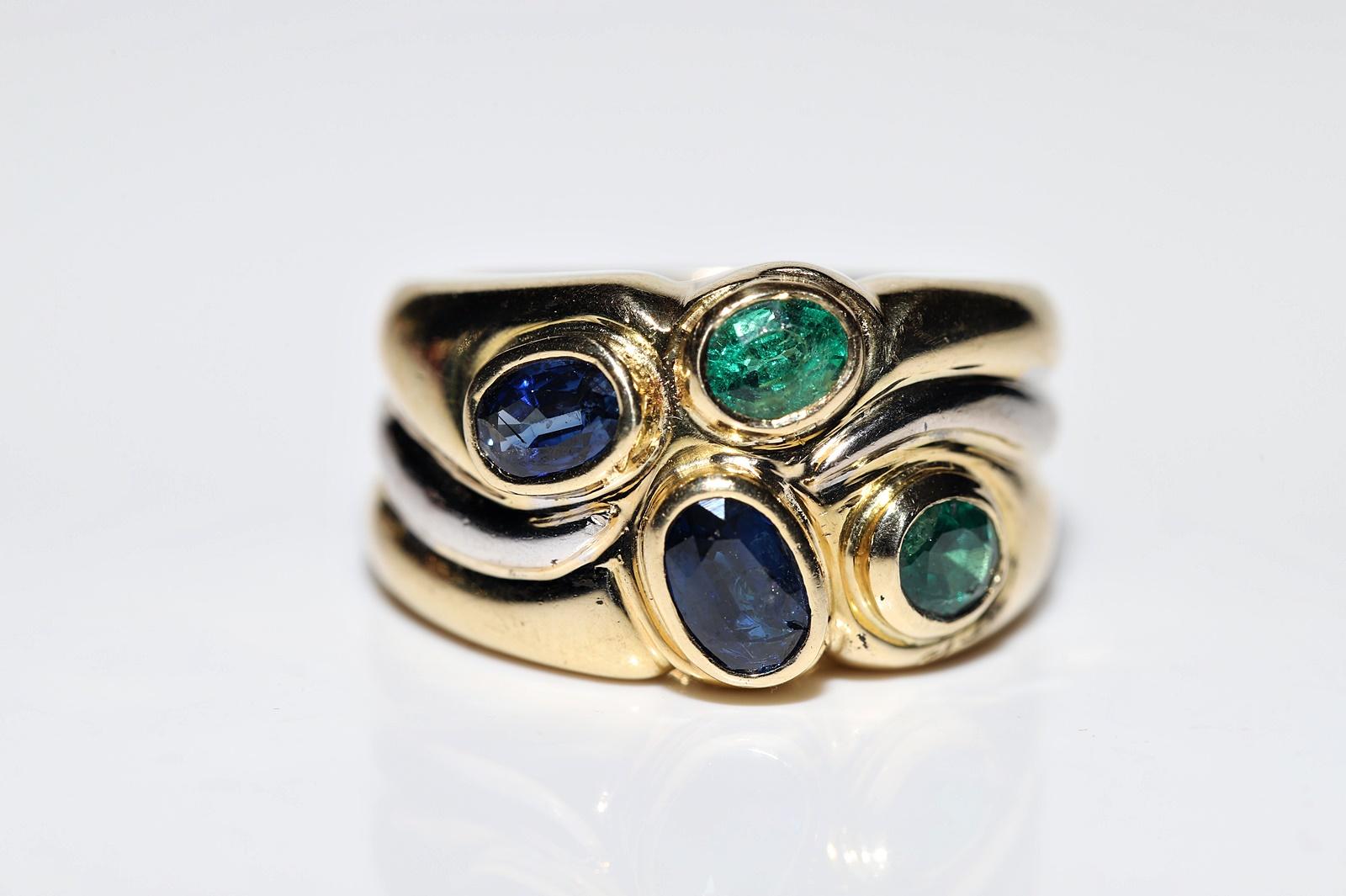 Vintage Circa 1980s 18k Gold Natural Emerald And Sapphire Decorated Ring For Sale 2