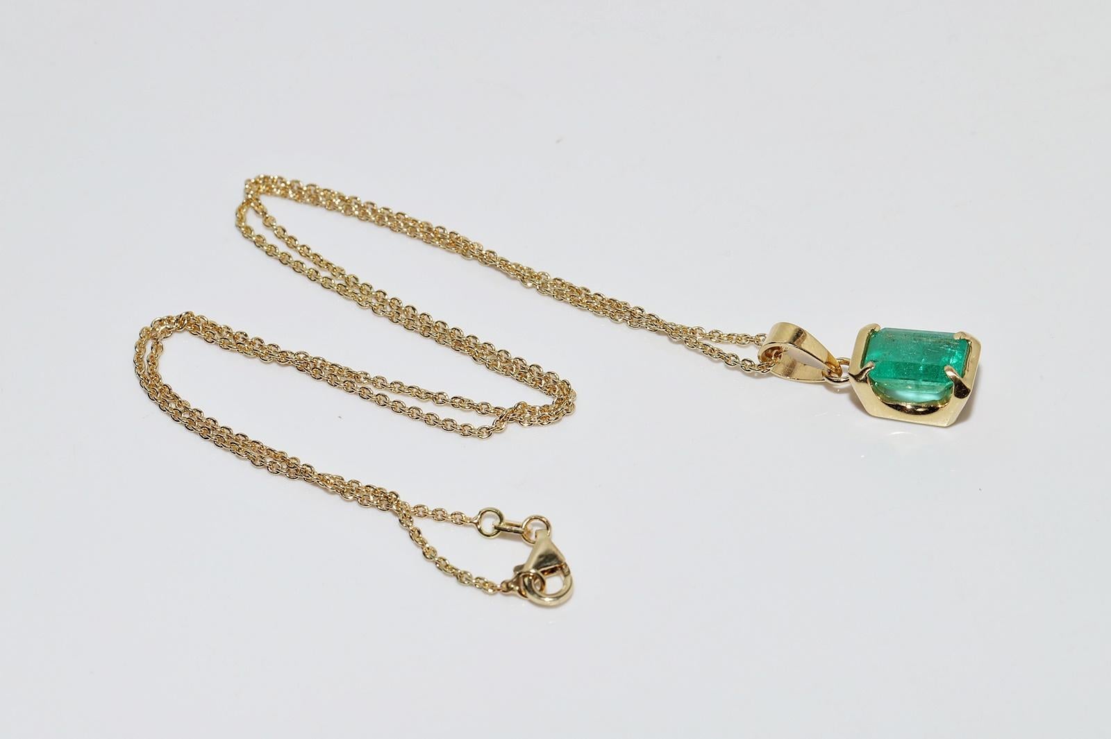Vintage Circa 1980s 18k Gold Natural Emerald Solitaire Pendant Necklace For Sale 7