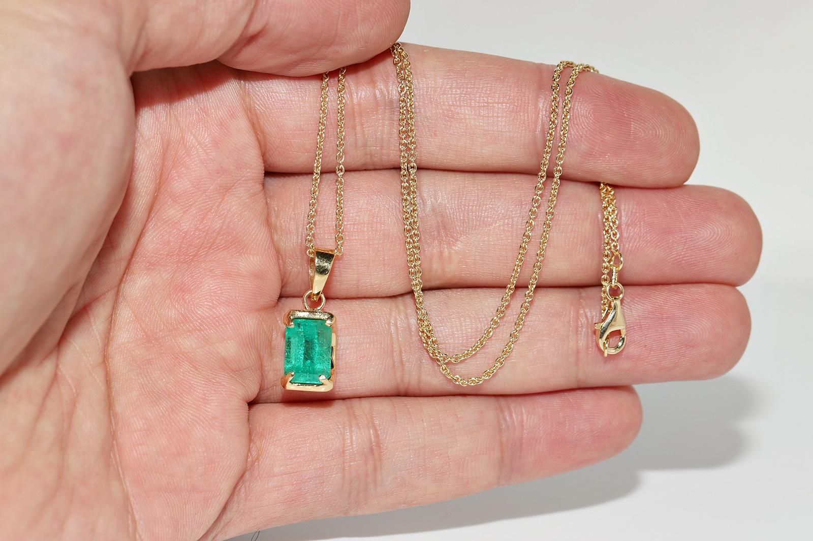 Vintage Circa 1980s 18k Gold Natural Emerald Solitaire Pendant Necklace For Sale 8