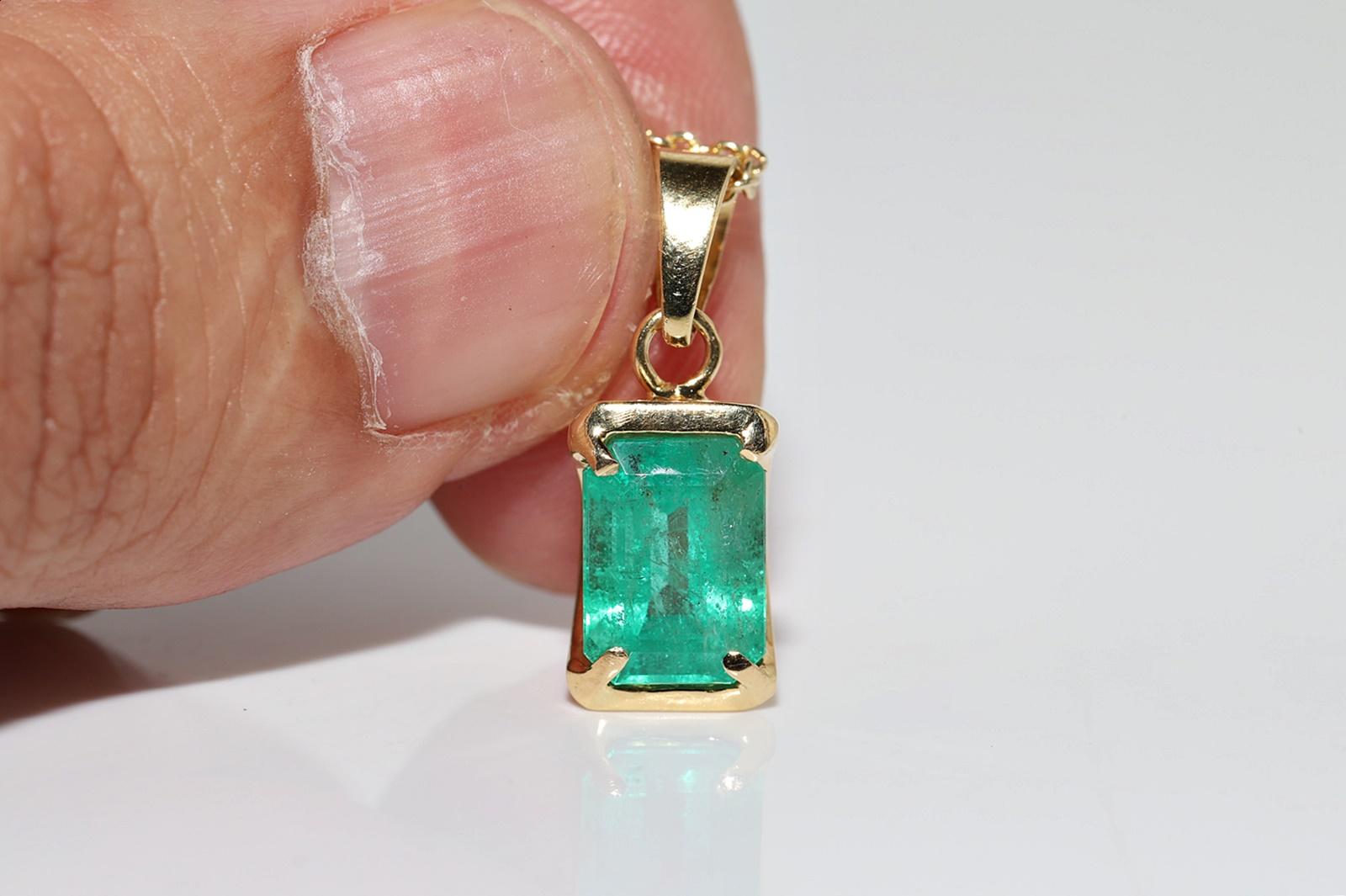 Vintage Circa 1980s 18k Gold Natural Emerald Solitaire Pendant Necklace For Sale 9