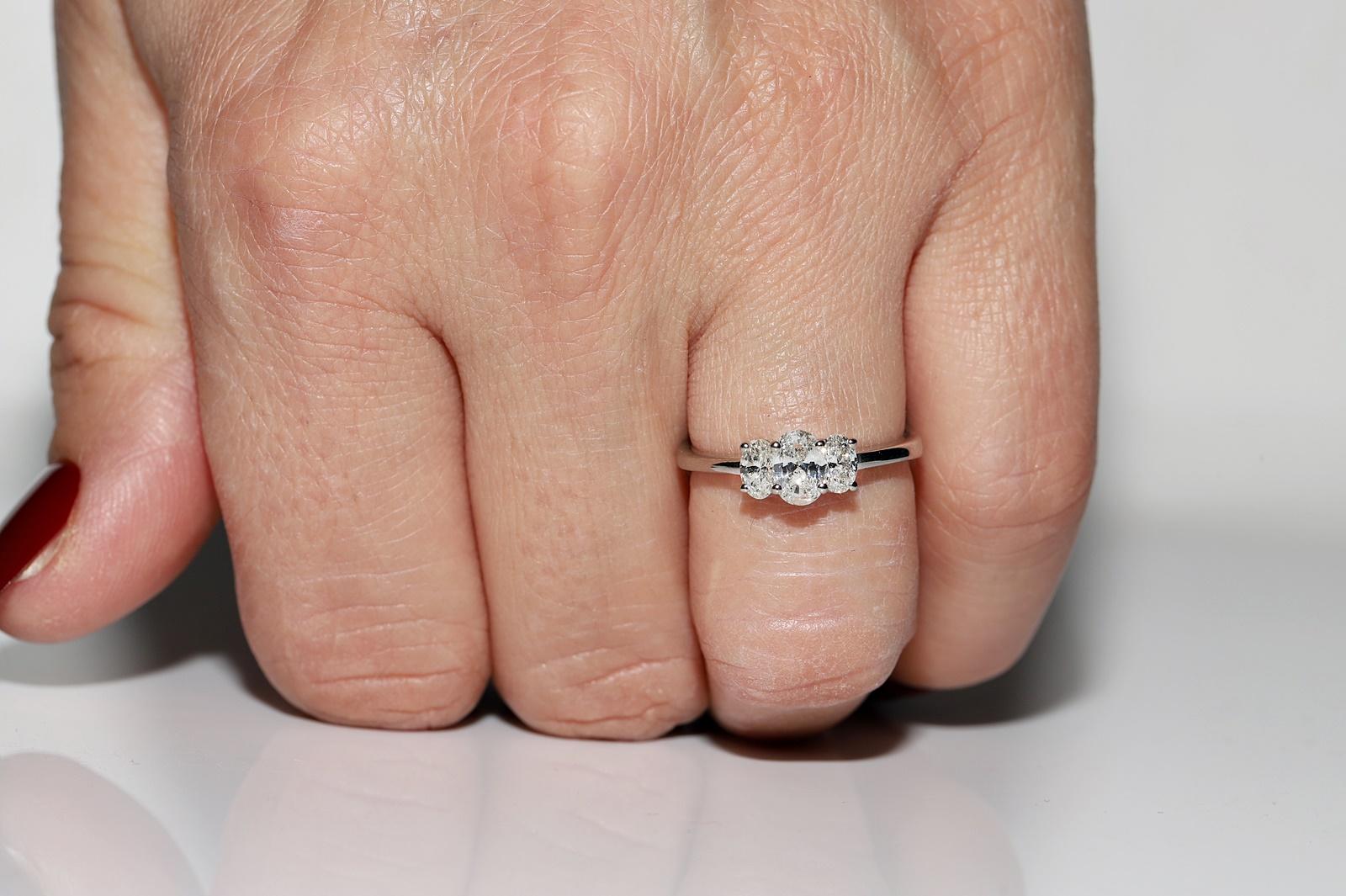 Vintage Circa 1980er Jahre 18k Gold Natürlicher Ovalschliff Diamant Dekorierter Ring im Angebot 9