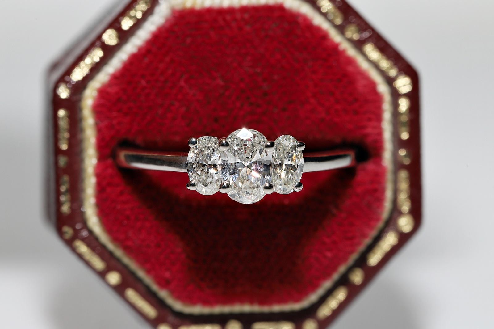 In sehr gutem Zustand.
Das Gesamtgewicht beträgt 2.8 Gramm.
Insgesamt ist Diamant etwa 1,10 ct.
Der Diamant ist G-H Farbe und vvs-vs Klarheit.
Ringgröße ist US 5.75 (Wir bieten kostenlose Größenänderung)
Wir können jede Größe herstellen.
Die Box ist