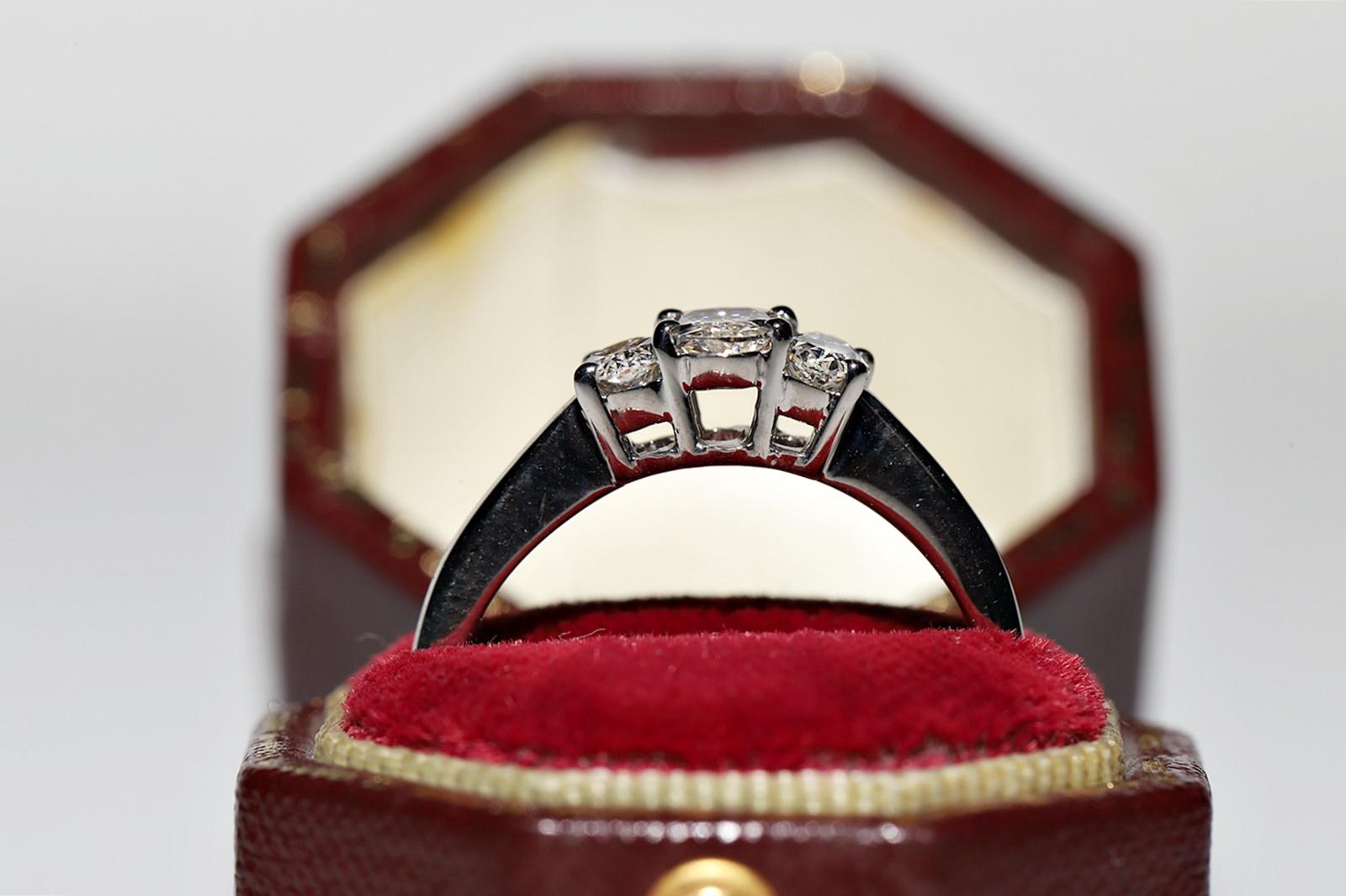 Vintage Circa 1980er Jahre 18k Gold Natürlicher Ovalschliff Diamant Dekorierter Ring (Retro) im Angebot