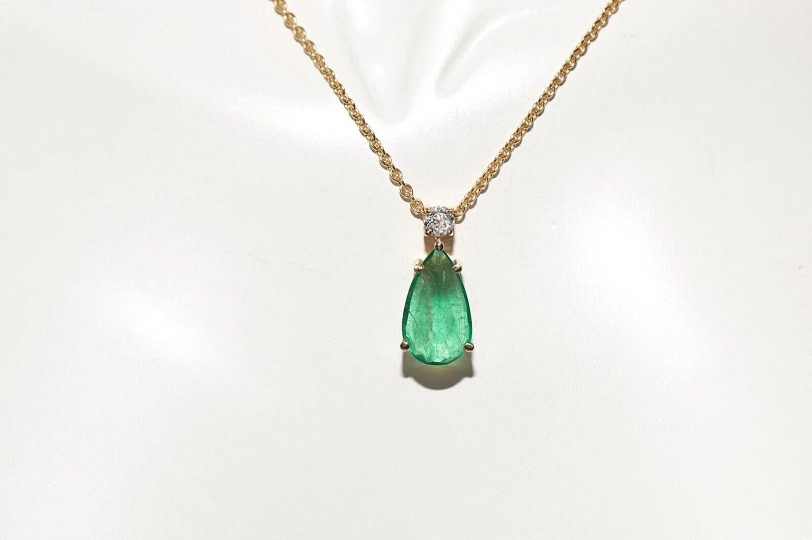 Vintage CIRCA 1980er Jahre 18k Gold natürlichen Birnenschliff Smaragd und Diamant-Halskette (Brillantschliff) im Angebot