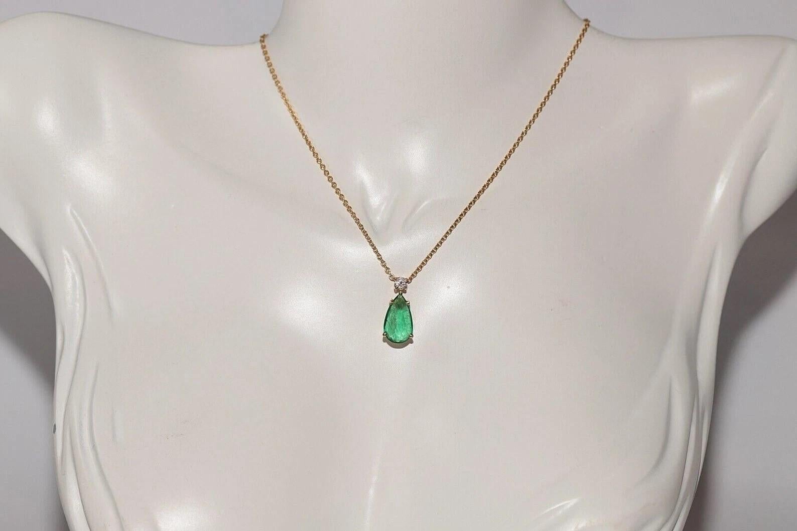 Vintage CIRCA 1980er Jahre 18k Gold natürlichen Birnenschliff Smaragd und Diamant-Halskette Damen im Angebot