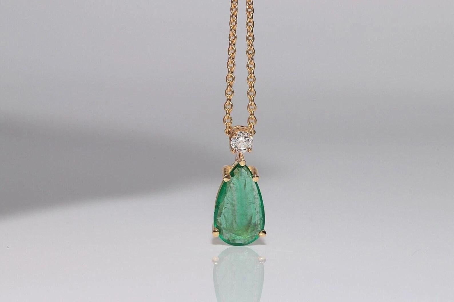 Vintage CIRCA 1980er Jahre 18k Gold natürlichen Birnenschliff Smaragd und Diamant-Halskette im Angebot 1