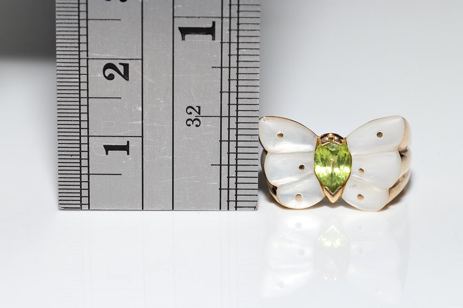 Vintage Circa 1980s 18k Gold Natural Peridot And Pearl Butterfly Style Ring  For Sale 5