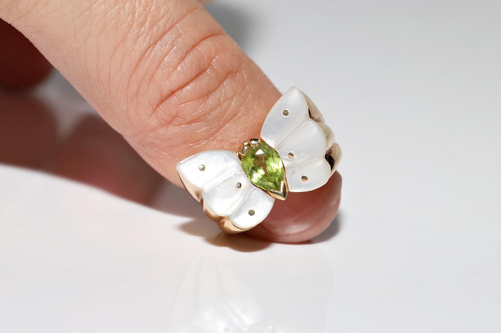 Vintage Circa 1980s 18k Gold Natural Peridot And Pearl Butterfly Style Ring  For Sale 8