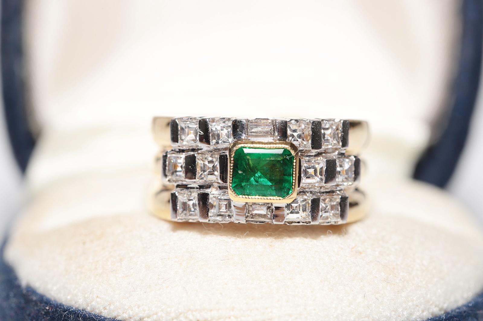 In sehr gutem Zustand.
Das Gesamtgewicht beträgt 10,5 Gramm.
Insgesamt ist der Diamant etwa 1 ct.
Der Diamant ist G-H Farbe und vvs-vs Klarheit.
Insgesamt ist Smaragd 0,65 ct.
Ringgröße ist US 7.25 
Wir können jede Größe herstellen.
Bitte