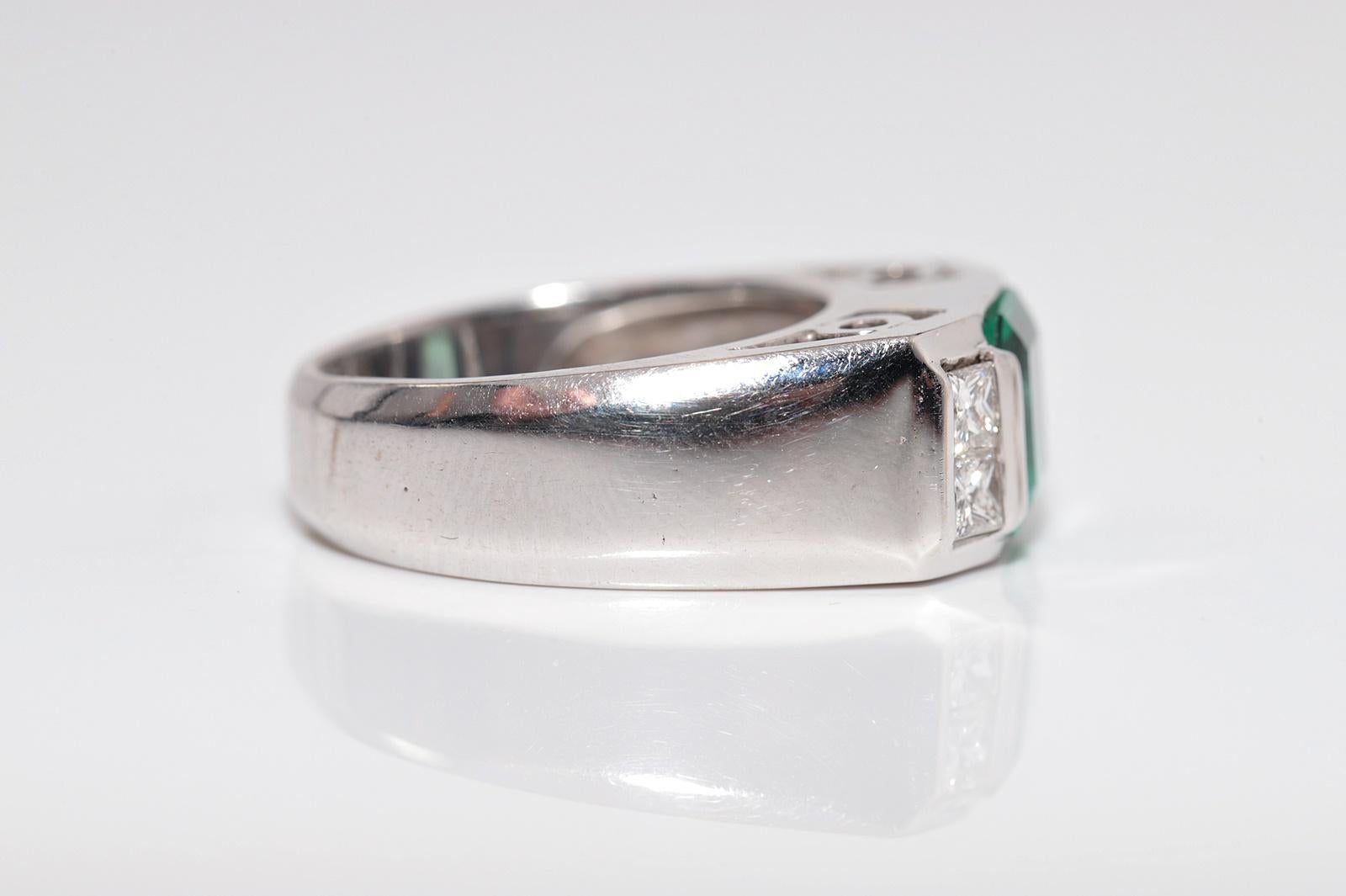 Women's Vintage Circa 1980s 18k Gold Natural Princess Cut Diamond And Emerald Ring For Sale