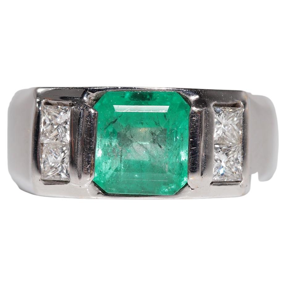Vintage Circa 1980s 18k Gold Natural Princess Cut Diamond And Emerald Ring For Sale