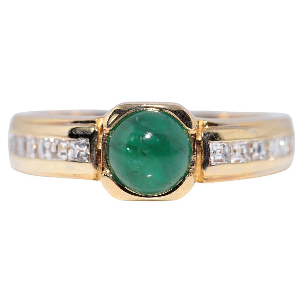 Vintage Circa 1980s 18k Gold Natural Princess Cut Diamond And Emerald Ring For Sale