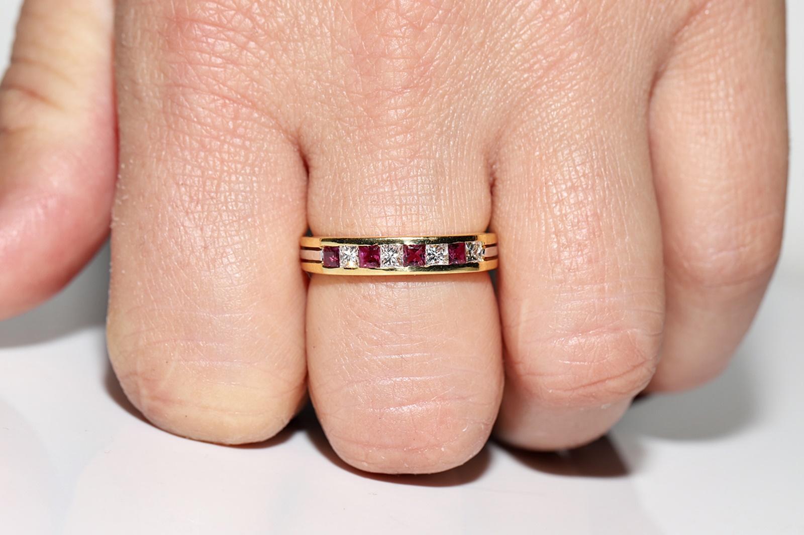 Retro Vintage Circa 1980s 18k Gold Natural Princess Cut Diamond And Ruby  Ring For Sale