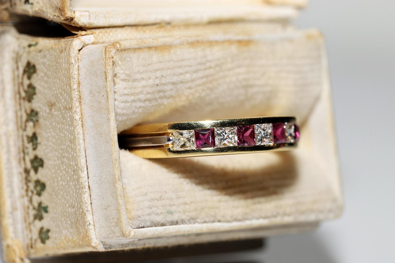 Vintage Circa 1980s 18k Gold Natural Princess Cut Diamond And Ruby  Ring For Sale 1