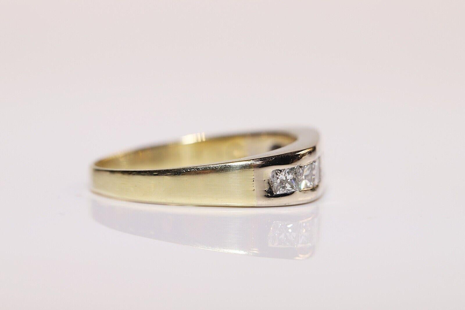 Vintage Circa 1980s 18k Gold Natural Princess Cut Diamond Band Ring  In Good Condition For Sale In Fatih/İstanbul, 34