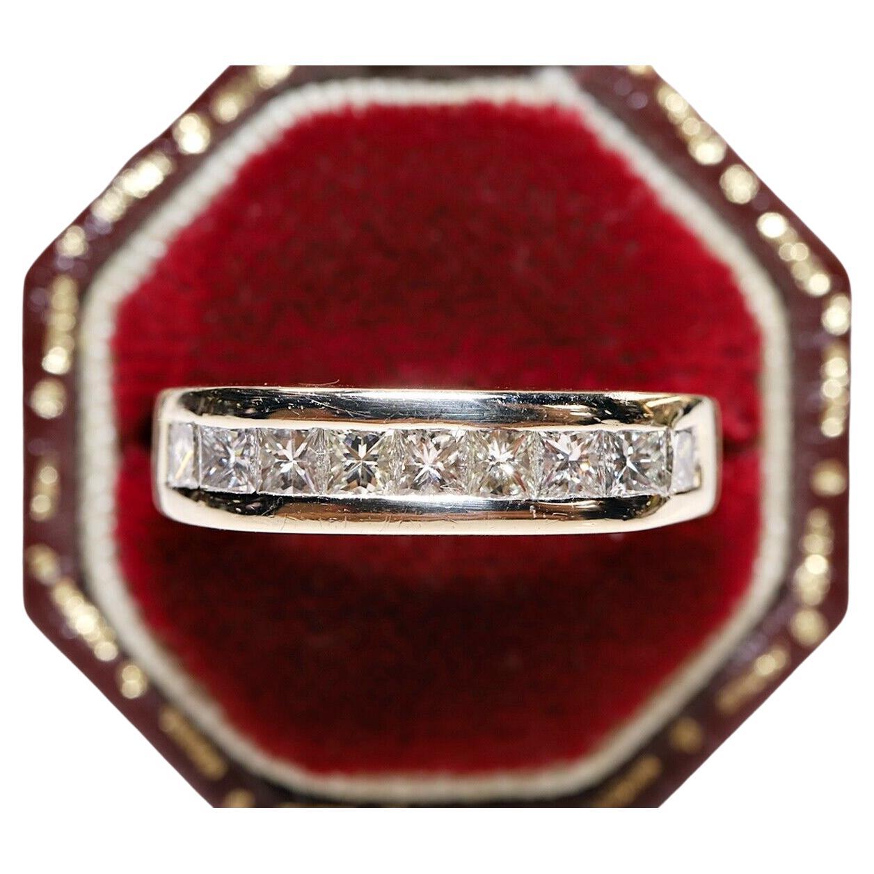 Vintage Circa 1980s 18k Gold Natural Princess Cut Diamond Band Ring  For Sale