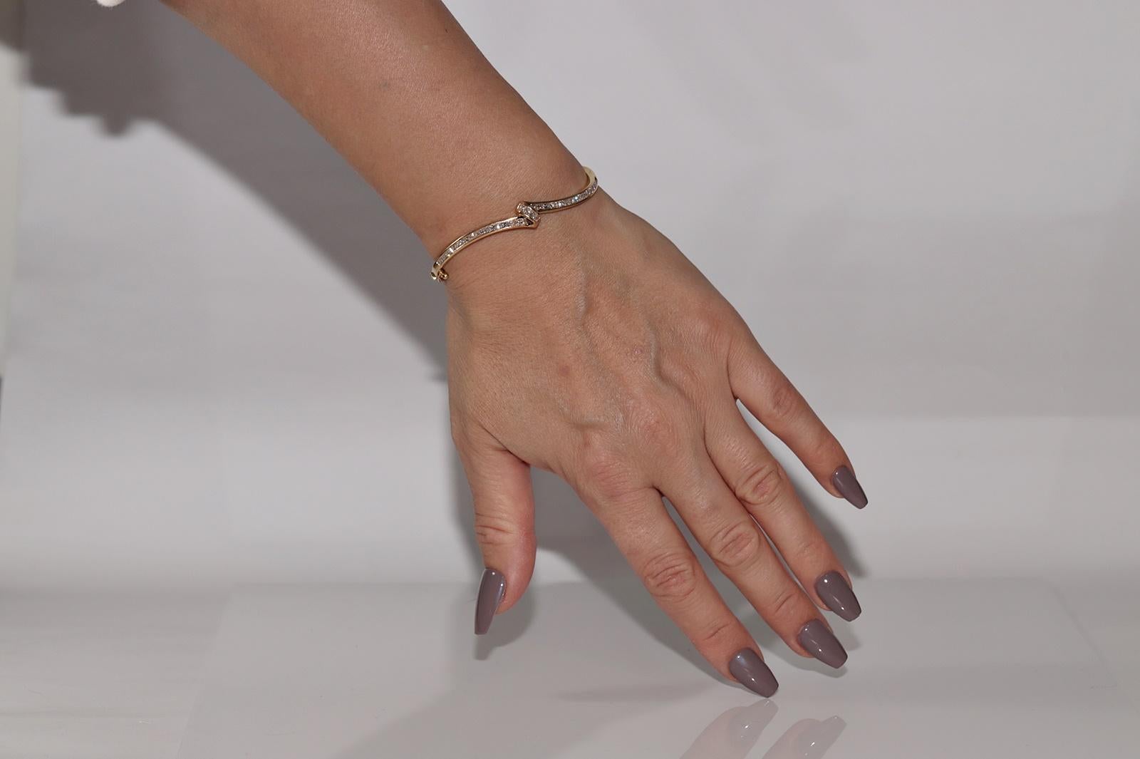 Armreif Vintage Circa 1980er Jahre 18k Gold natürlicher Diamant im Prinzessinnenschliff im Angebot 10