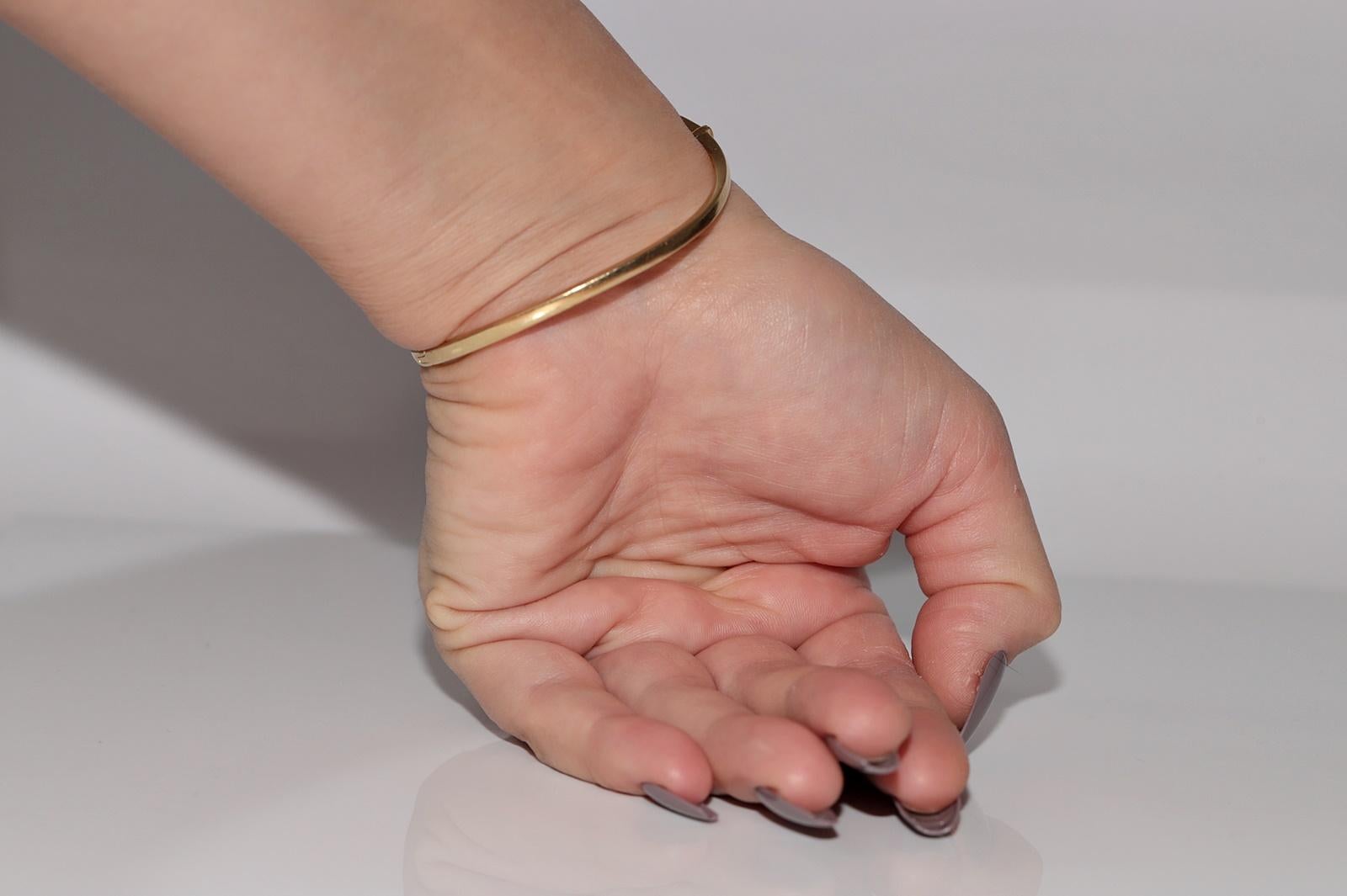 Armreif Vintage Circa 1980er Jahre 18k Gold natürlicher Diamant im Prinzessinnenschliff im Angebot 14