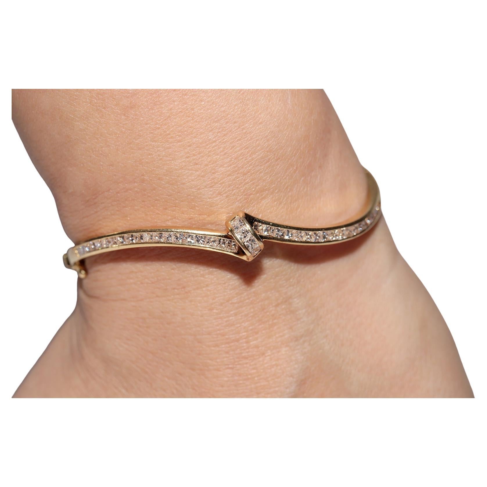 Vintage Circa 1980s 18k Gold Natural Princess Cut Diamond Bangle Bracelet