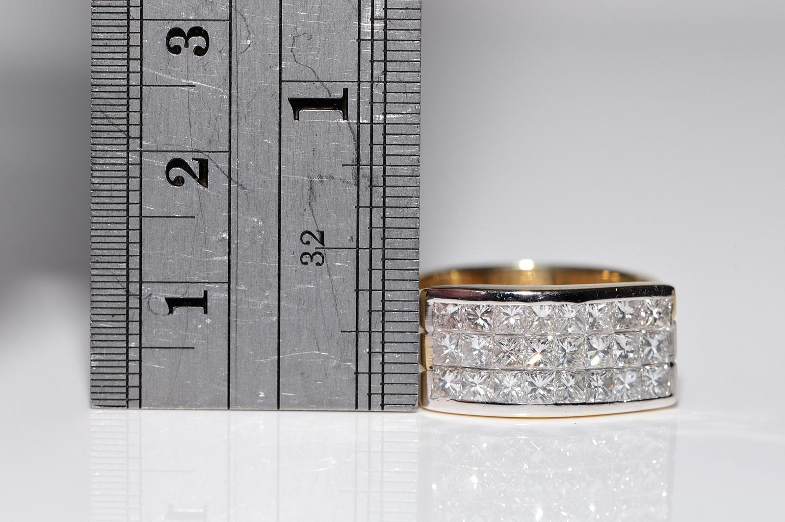 Vintage Circa 1980s 18k Gold Natural Princess Cut Diamond Decorated Ring For Sale 5
