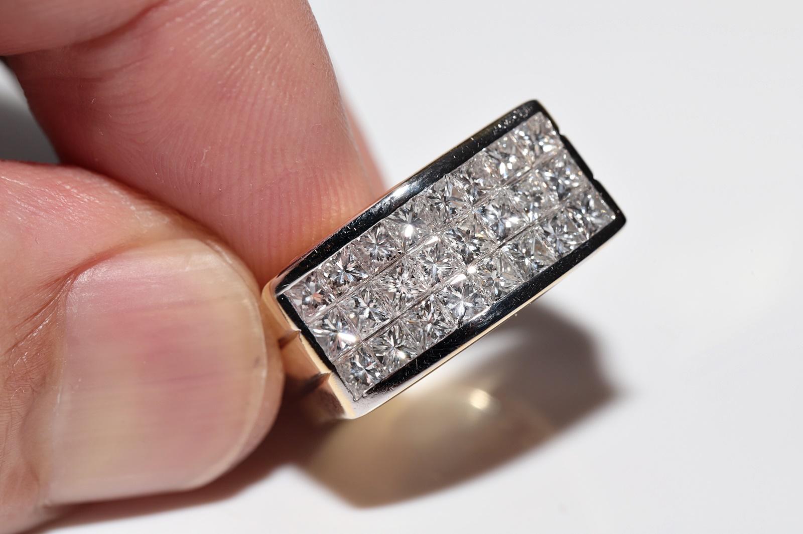 Vintage Circa 1980s 18k Gold Natural Princess Cut Diamond Decorated Ring For Sale 7