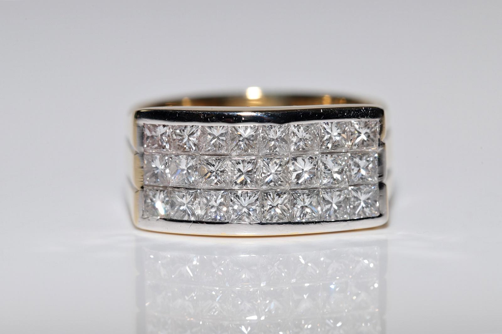 Retro Vintage Circa 1980s 18k Gold Natural Princess Cut Diamond Decorated Ring For Sale