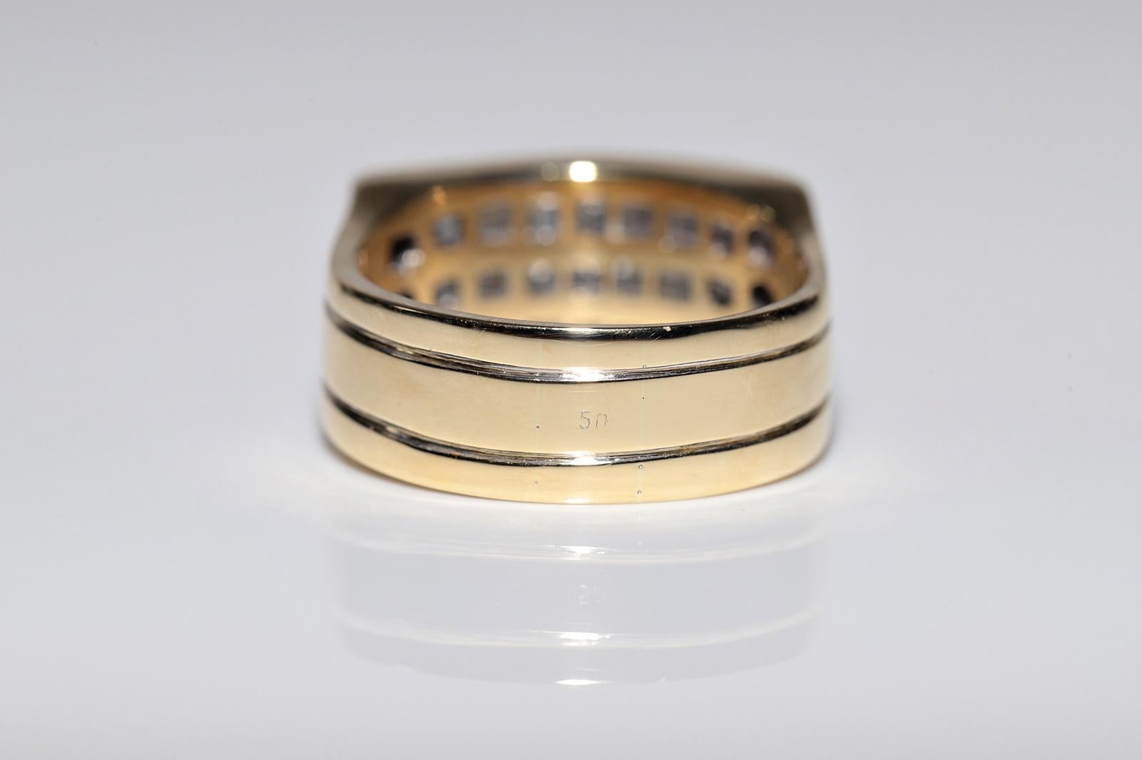 Vintage Circa 1980s 18k Gold Natural Princess Cut Diamond Decorated Ring For Sale 2