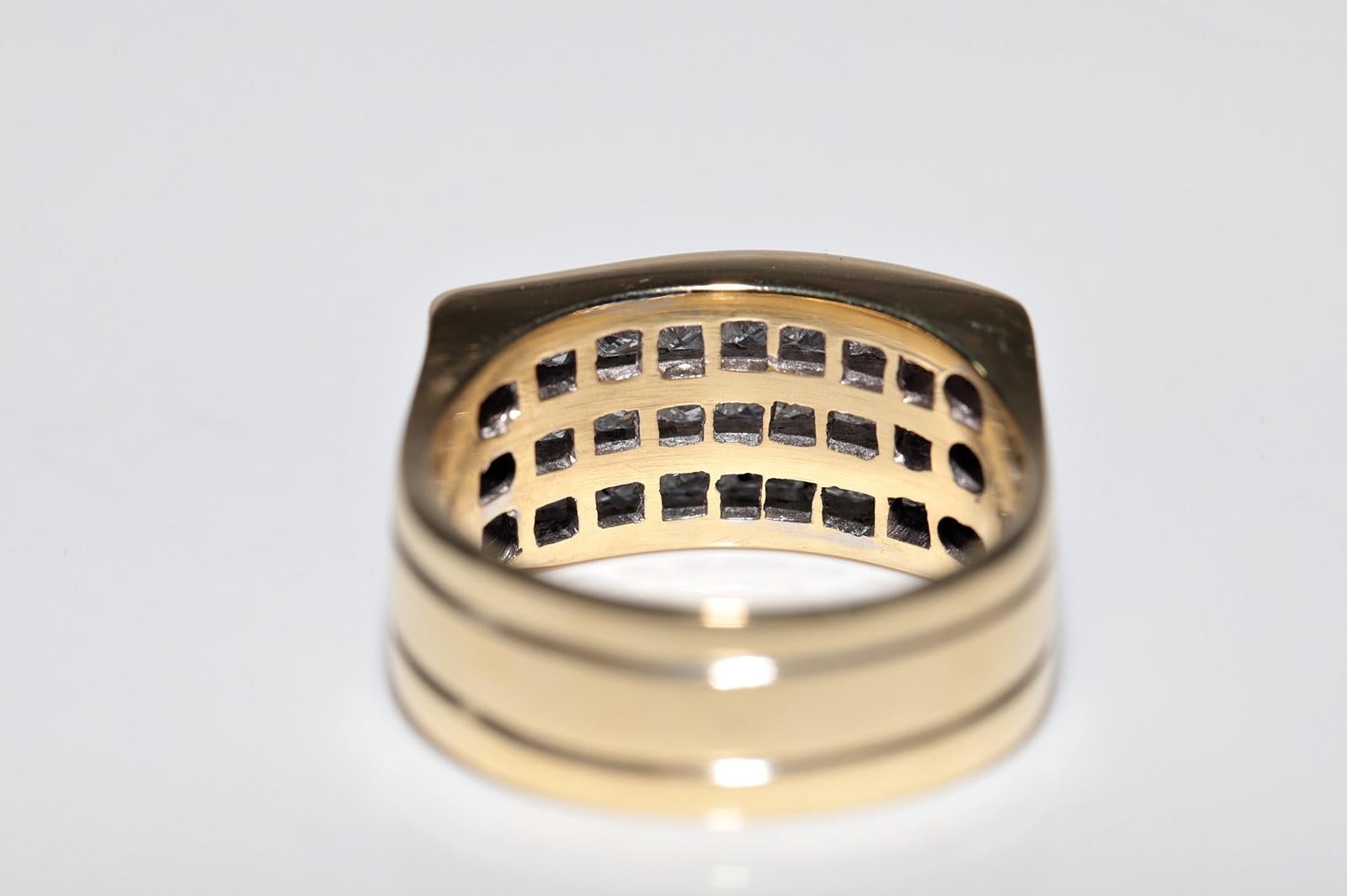 Vintage Circa 1980s 18k Gold Natural Princess Cut Diamond Decorated Ring For Sale 3