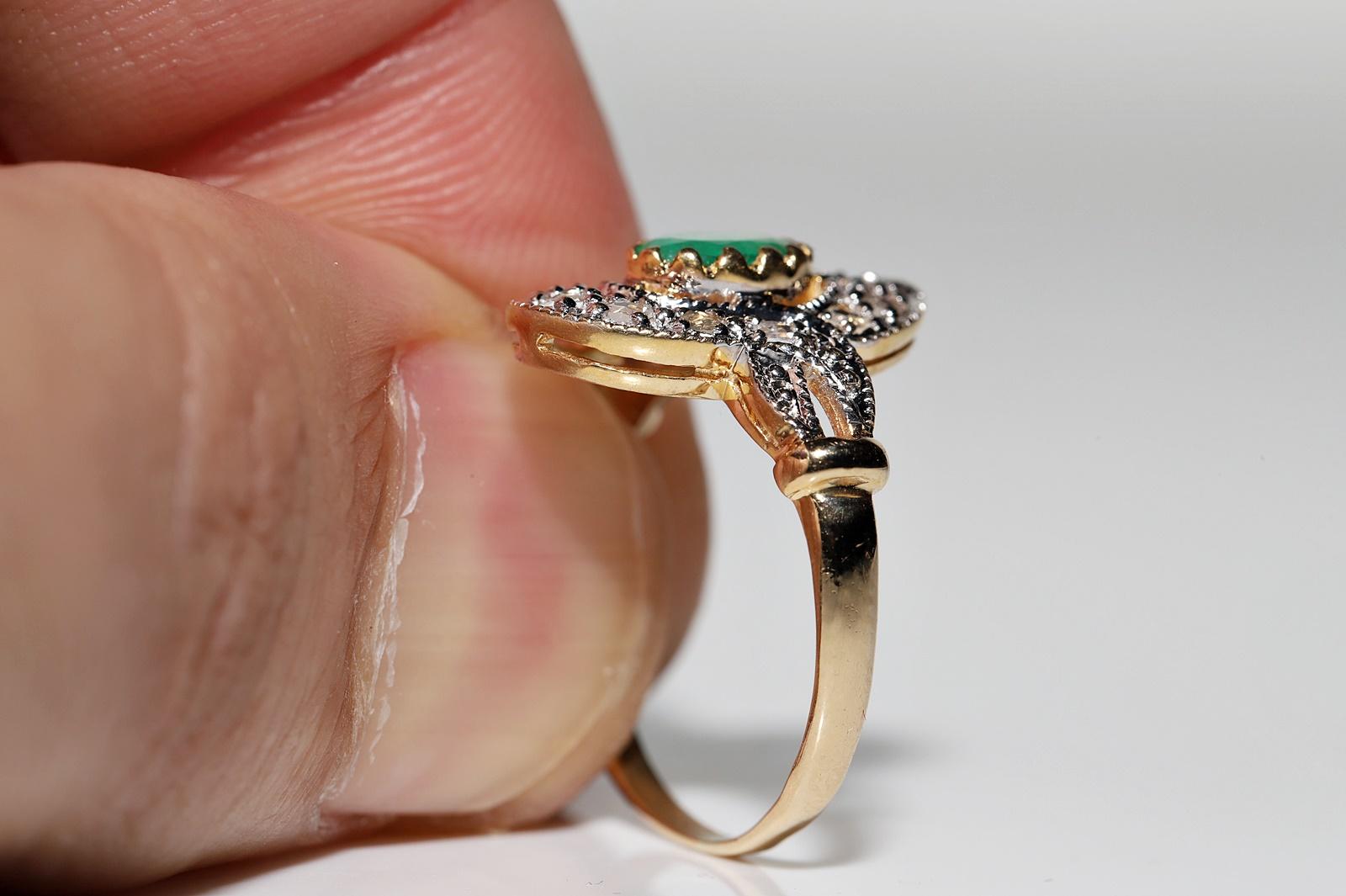Vintage Circa 1980s 18k Gold Natural Rose Cut Diamond And Emerald Ring For Sale 7