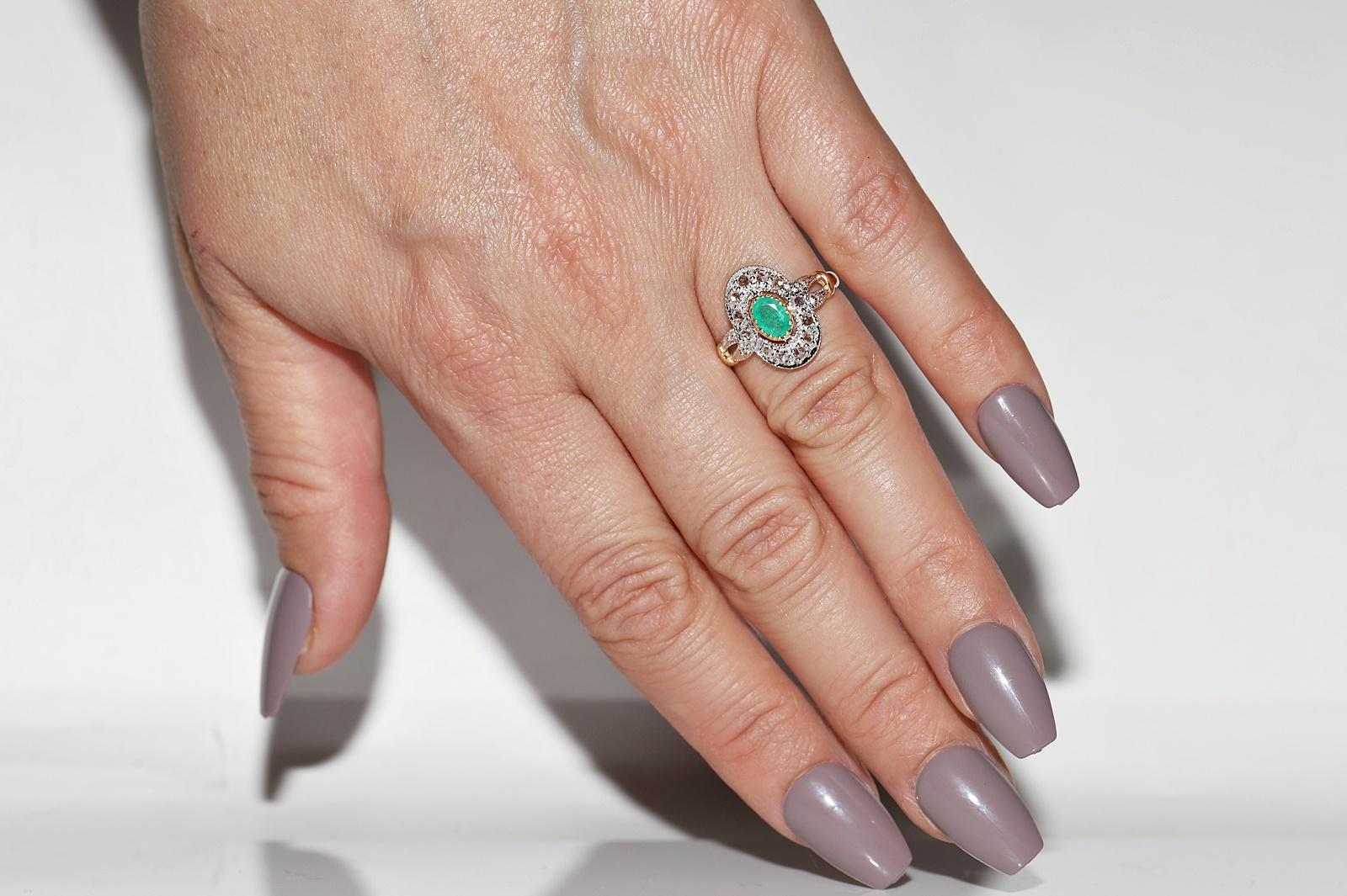 In very good condition.
Total weight is 3.5 grams.
Totally is diamond 0.30 ct.
The diamond is has H-I color and vs-s1-s2 clarity.
Totally is emerald 0.40 ct.
Ring size is US 6 
We can make any size.
Box is not included.
Please contact for any