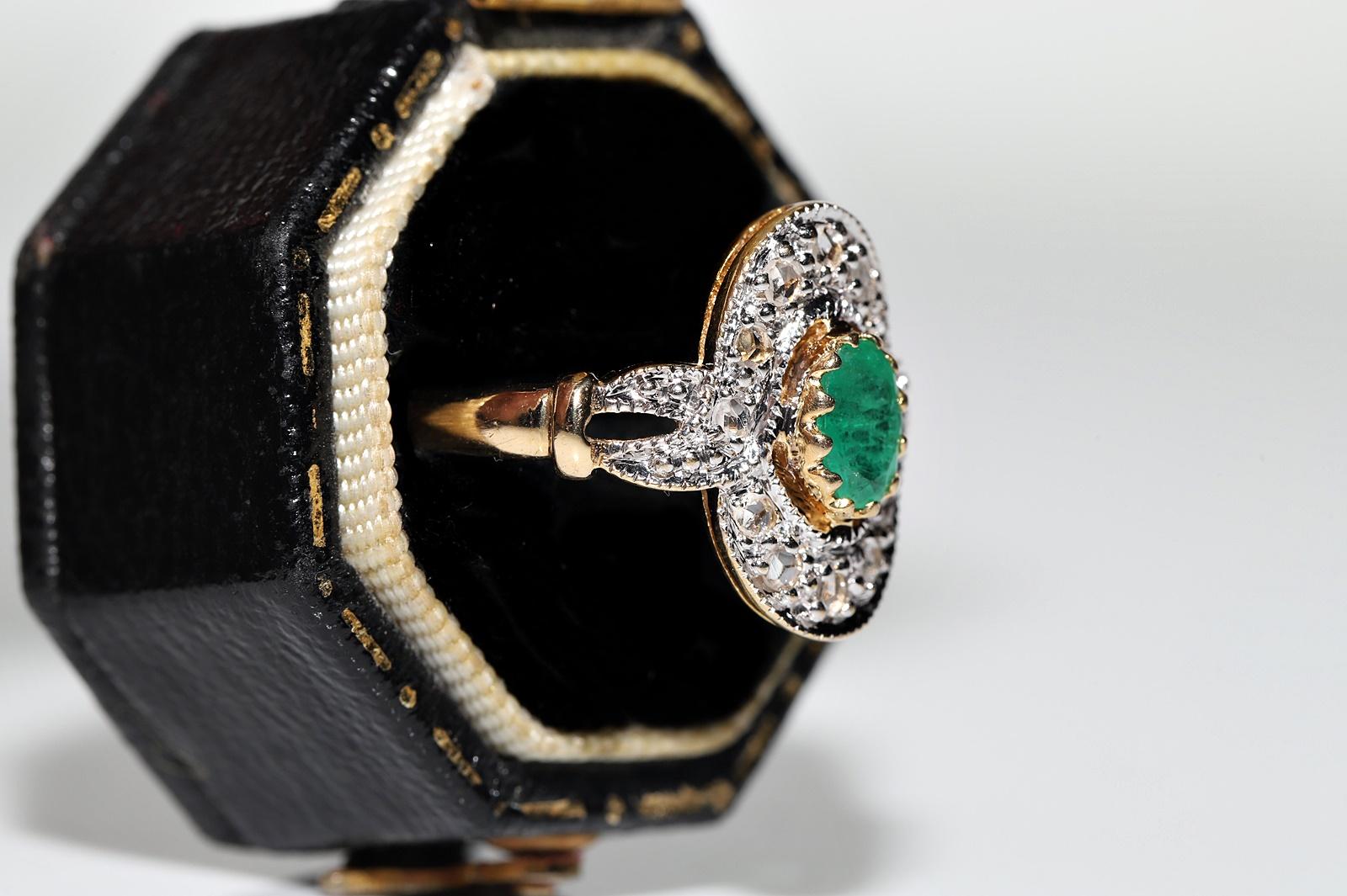 Vintage Circa 1980s 18k Gold Natural Rose Cut Diamond And Emerald Ring For Sale 1
