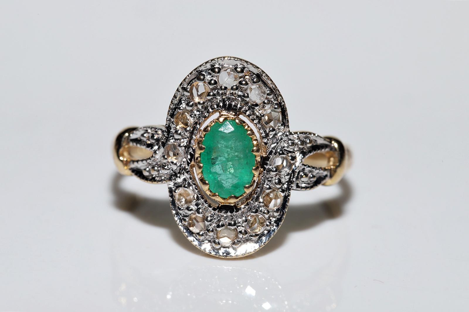 Vintage Circa 1980s 18k Gold Natural Rose Cut Diamond And Emerald Ring For Sale 2