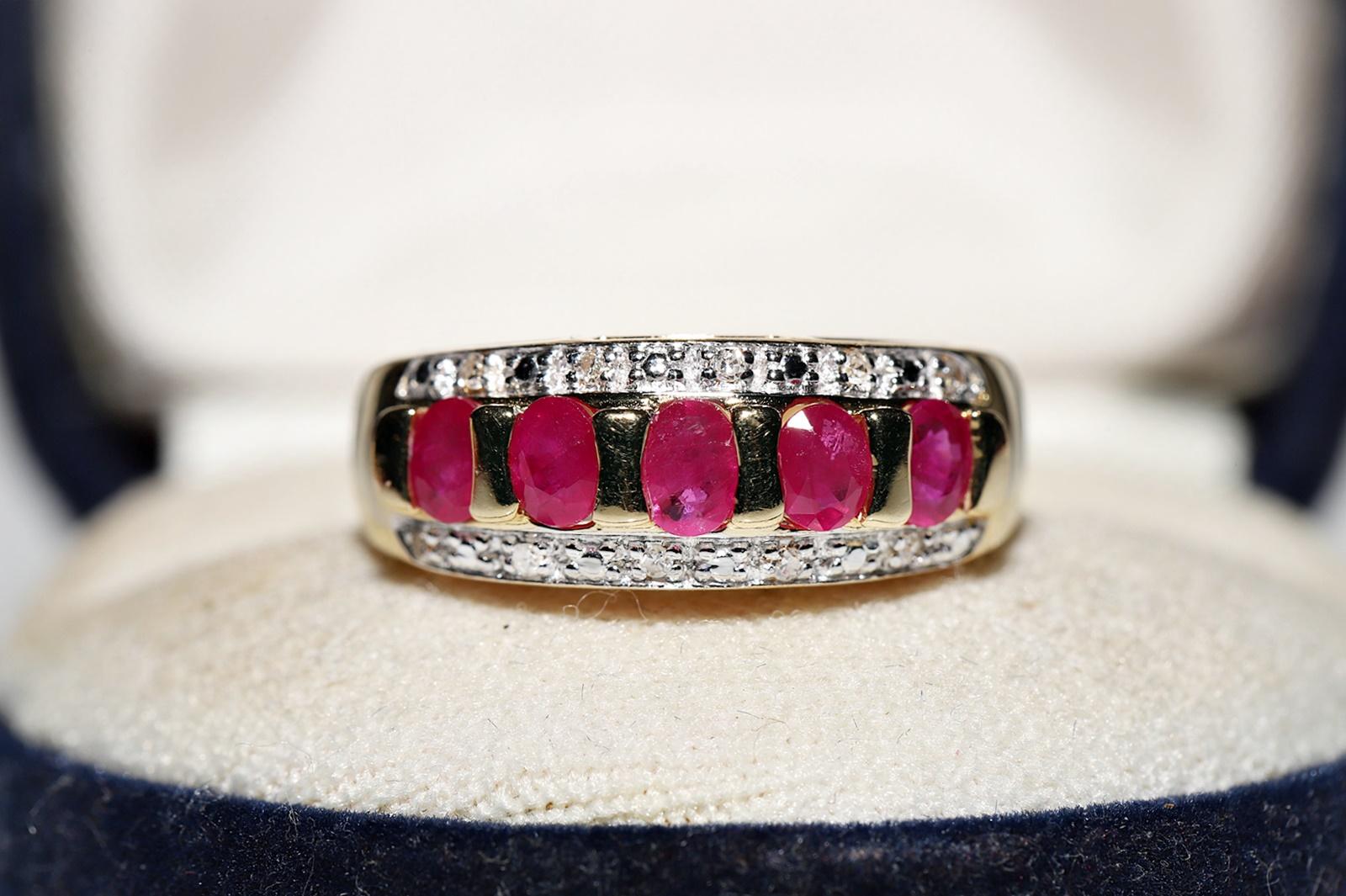 In very good condition.
Total weight is 3.7 grams.
Totally is ruby 1 ct.
Totally is diamond 0.07 ct.
The diamond is has H-I-J color and s1-s2 clarity.
Ring size is US 6.75 (We offer free resizing)
We can make any size.
Box is not included.
Please