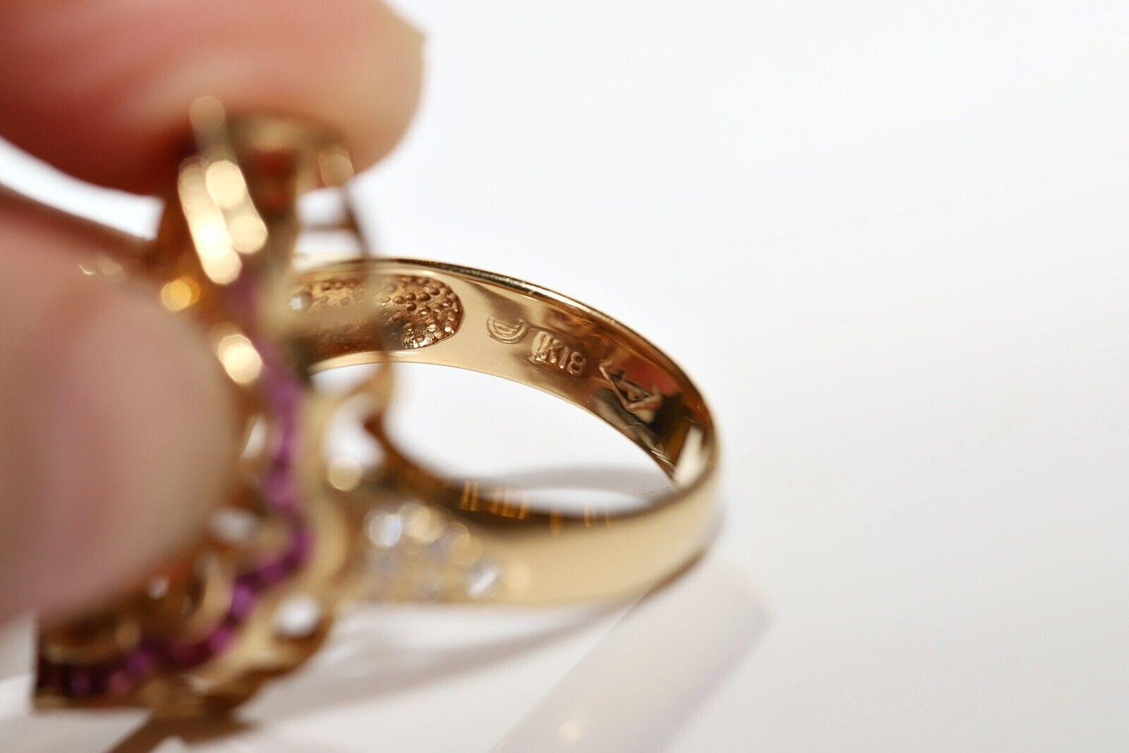 Vintage Circa 1980s 18k Gold Natural Ruby And Sapphire Emerald Navette Ring For Sale 5