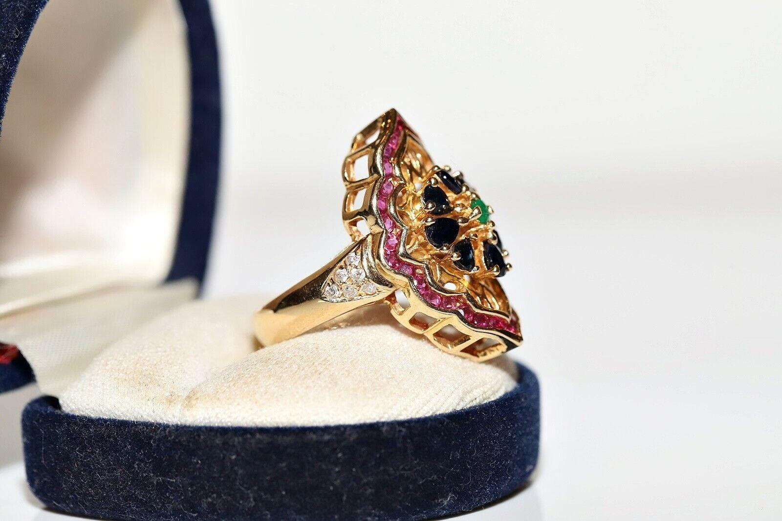 Brilliant Cut Vintage Circa 1980s 18k Gold Natural Ruby And Sapphire Emerald Navette Ring For Sale